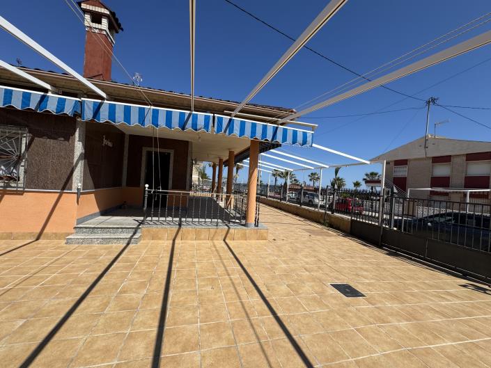 Image No.2-3 Bed Villa / Detached for sale