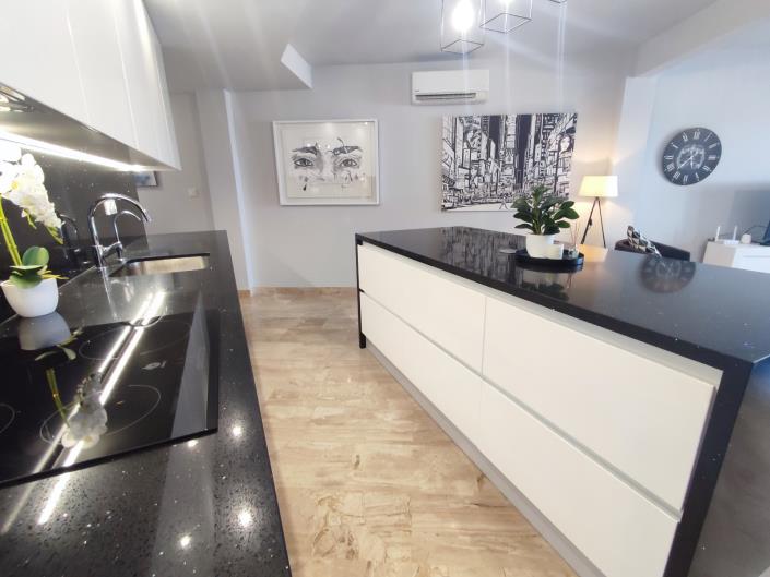 Image No.8-3 Bed Apartment for sale