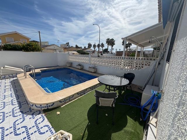 Image No.4-2 Bed House for sale