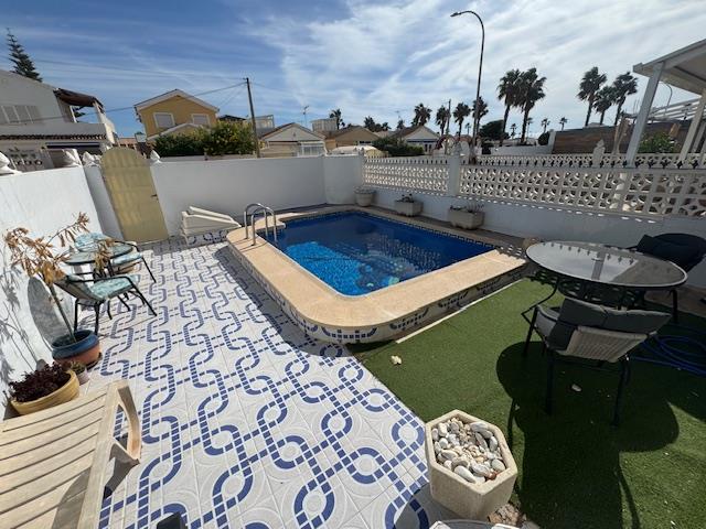 Image No.3-2 Bed House for sale