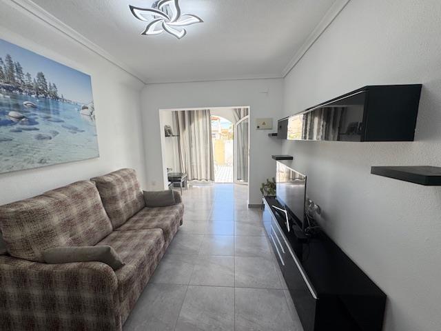 Image No.6-2 Bed House for sale