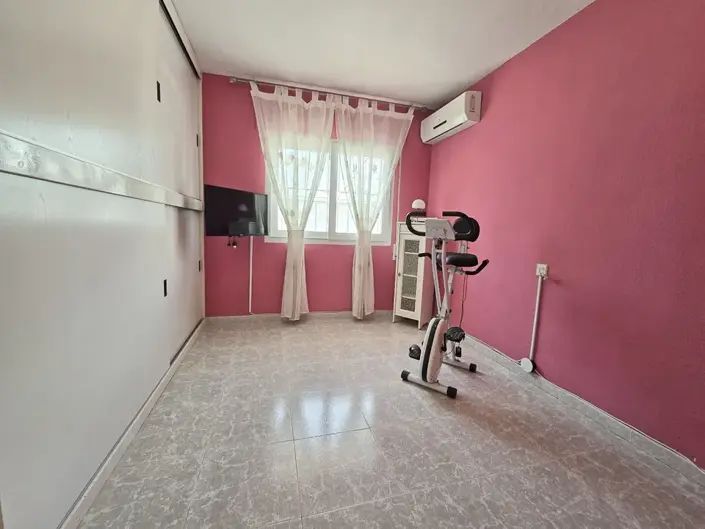 Image No.26-3 Bed House for sale