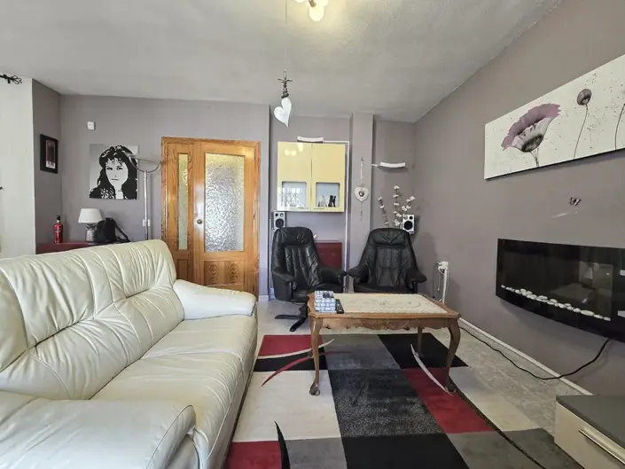 Image No.11-3 Bed House for sale