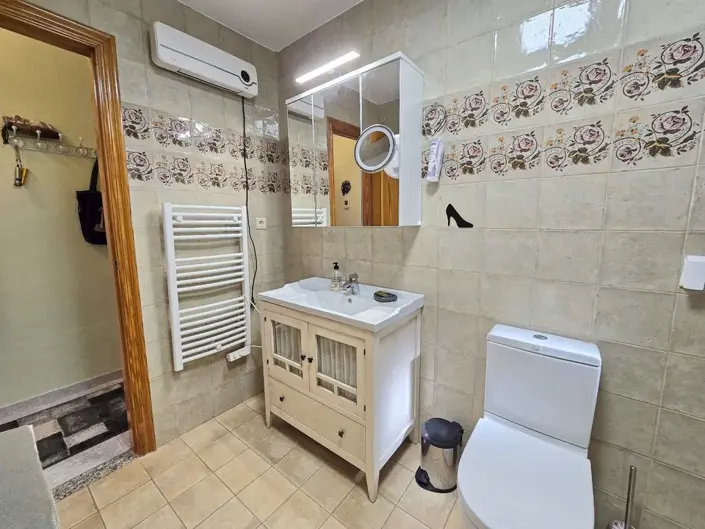 Image No.25-3 Bed House for sale