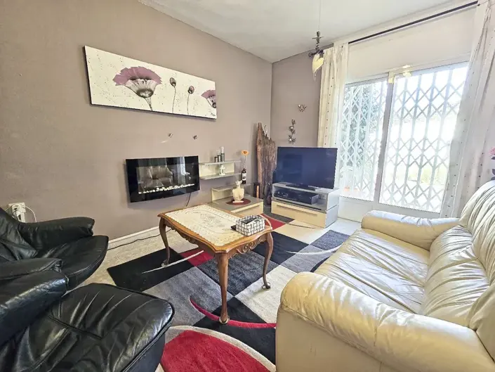 Image No.13-3 Bed House for sale