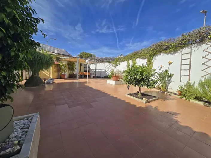 Image No.7-3 Bed House for sale