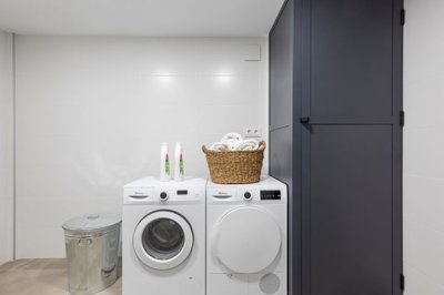 47-paris-v-laundry-room-scaled-1