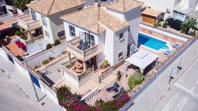 Image No.1-Villa / Détaché de 4 chambres à vendre à Punta Prima