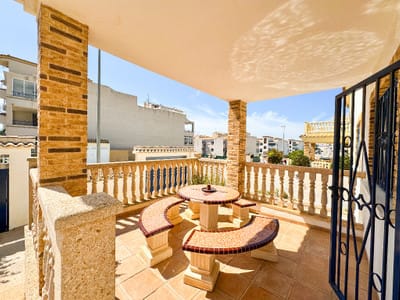 Image No.12-Villa / Détaché de 4 chambres à vendre à Punta Prima