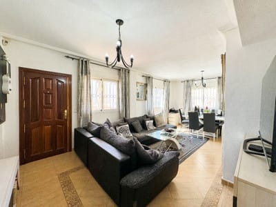 Image No.15-Villa / Détaché de 4 chambres à vendre à Punta Prima