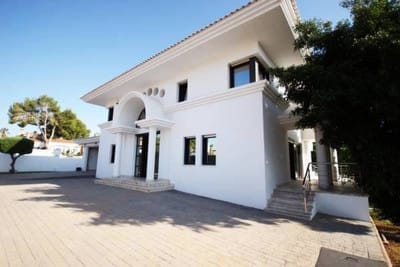 Villa / Détaché de 4 chambres à vendre à Orihuela Costa