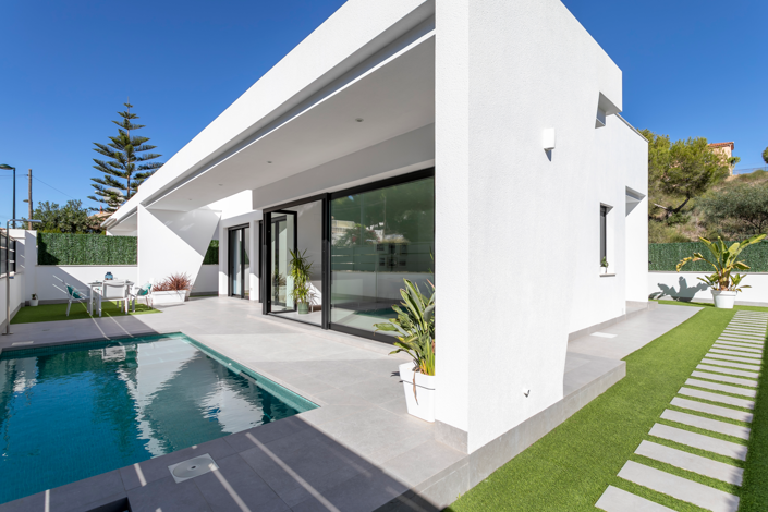 Image No.1-3 Bed Villa / Detached for sale