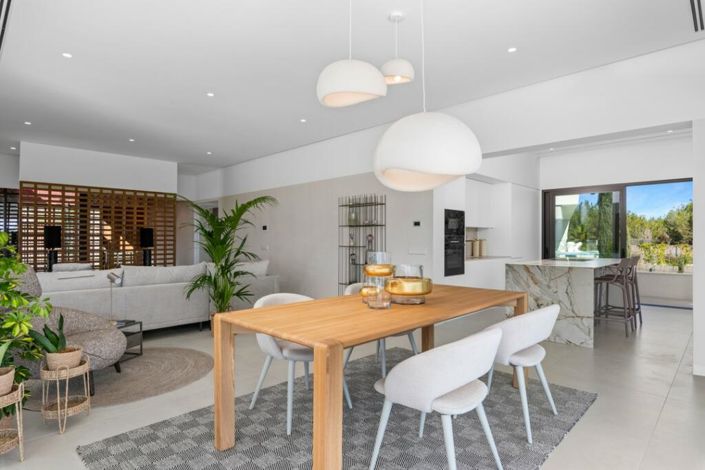 Image No.13-3 Bed Villa / Detached for sale