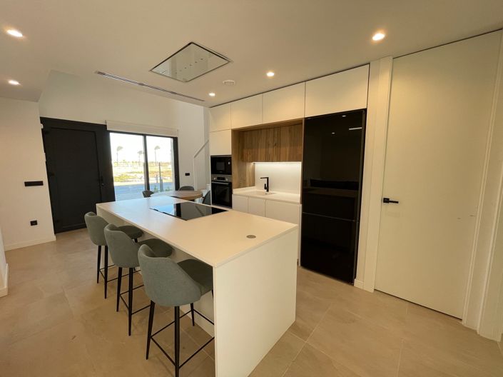 Image No.5-3 Bed Villa / Detached for sale