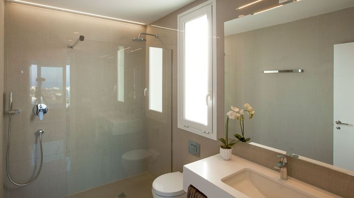 Image No.8-4 Bed Villa / Detached for sale