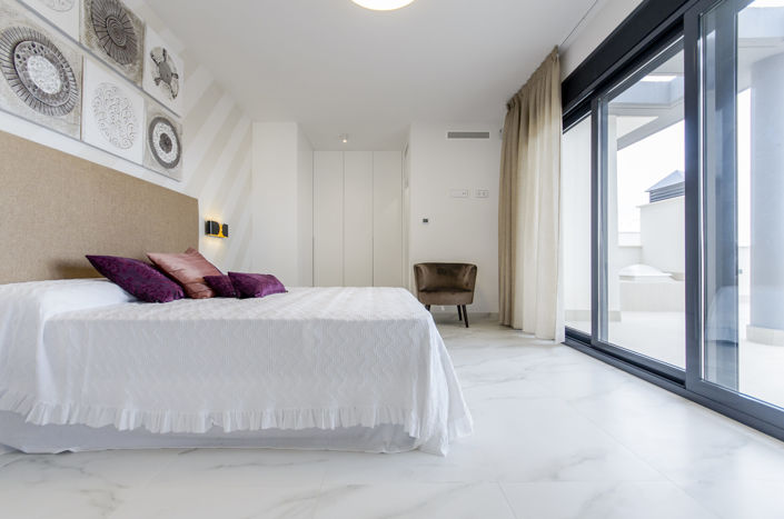 Image No.18-3 Bed Villa / Detached for sale