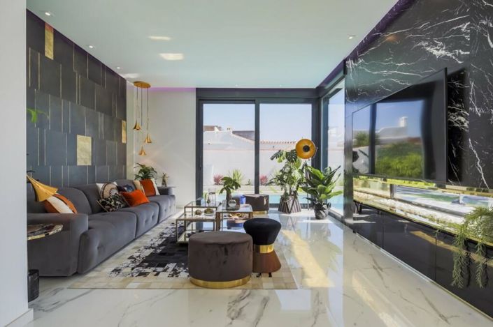 Image No.9-3 Bed Villa / Detached for sale