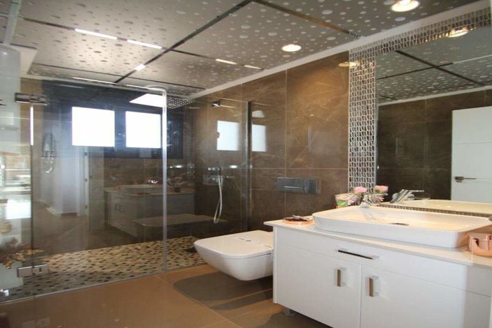 Image No.9-3 Bed Villa / Detached for sale