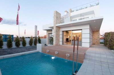 Villa / Détaché de 3 chambres à vendre à Los Alcázares