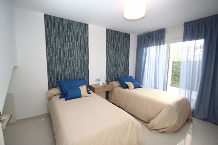 Image No.13-2 Bed Villa / Detached for sale