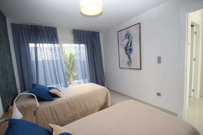 Image No.14-2 Bed Villa / Detached for sale