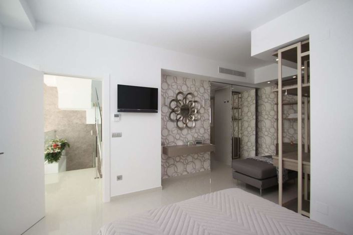 Image No.16-2 Bed Villa / Detached for sale