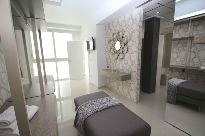 Image No.17-2 Bed Villa / Detached for sale