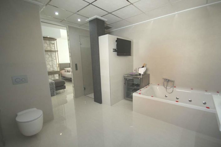 Image No.19-2 Bed Villa / Detached for sale