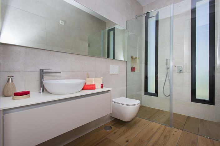 Image No.10-3 Bed Villa / Detached for sale