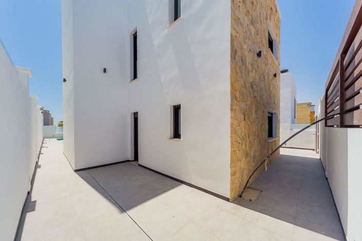 Image No.18-Villa / Détaché de 4 chambres à vendre à Torrevieja