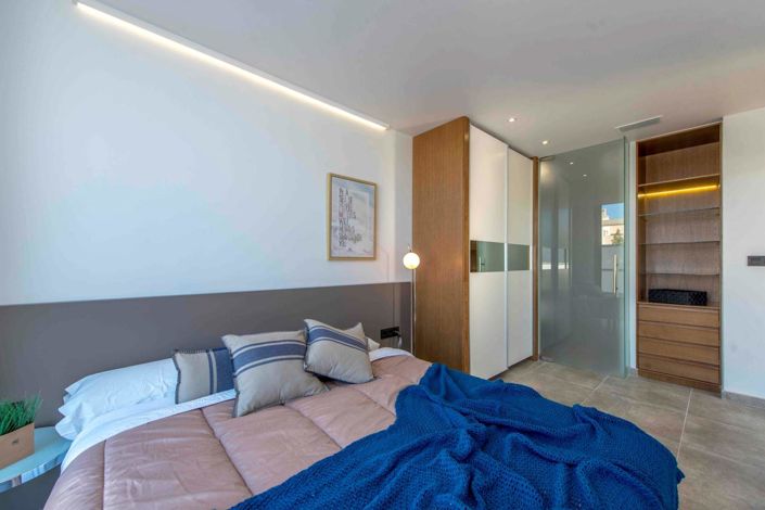 Image No.10-4 Bed Villa / Detached for sale