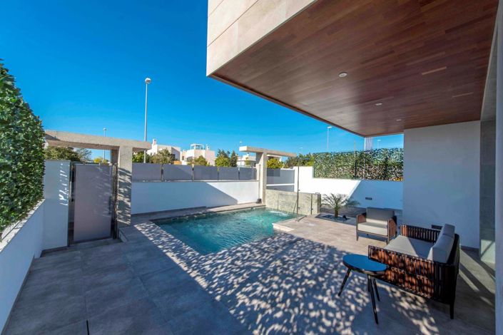 Image No.17-4 Bed Villa / Detached for sale