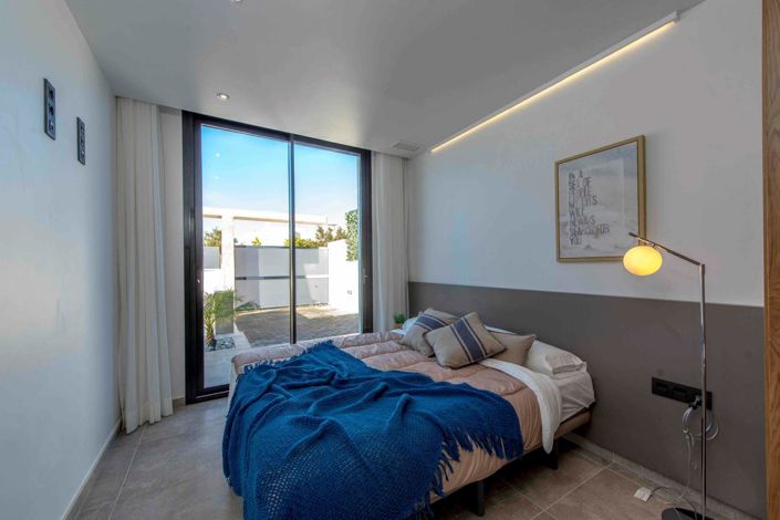 Image No.8-4 Bed Villa / Detached for sale