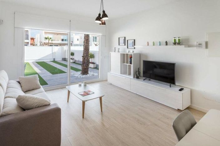 Image No.3-3 Bed Villa for sale