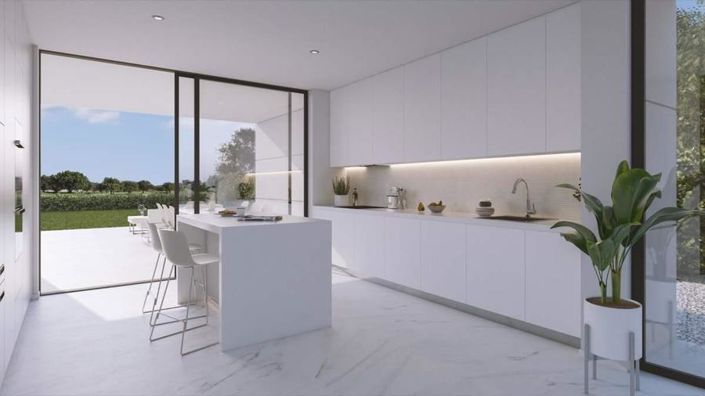 Image No.8-4 Bed Villa / Detached for sale