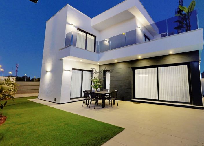 Image No.4-3 Bed Villa / Detached for sale