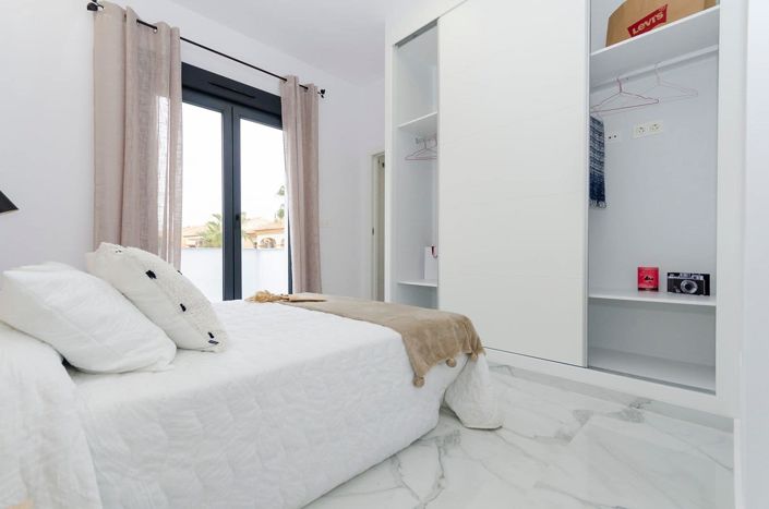 Image No.9-Villa / Détaché de 3 chambres à vendre à Torrevieja