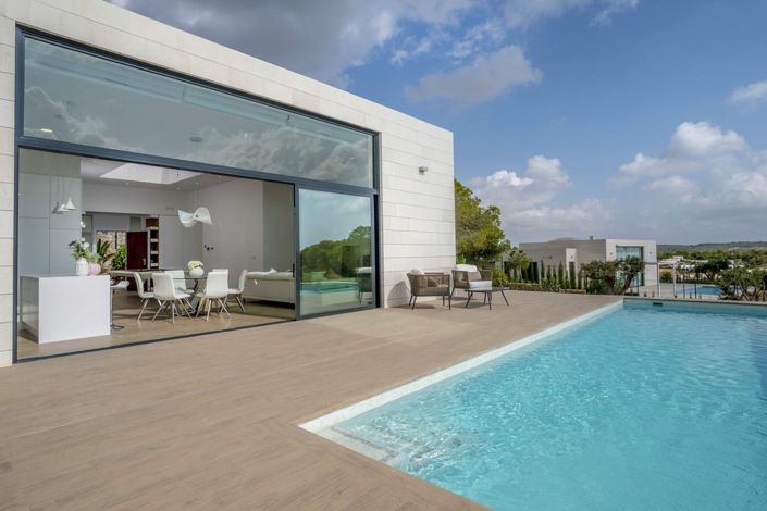 Image No.1-3 Bed Villa / Detached for sale