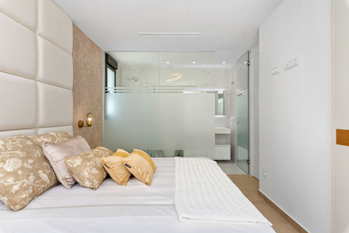 Image No.12-3 Bed Villa / Detached for sale