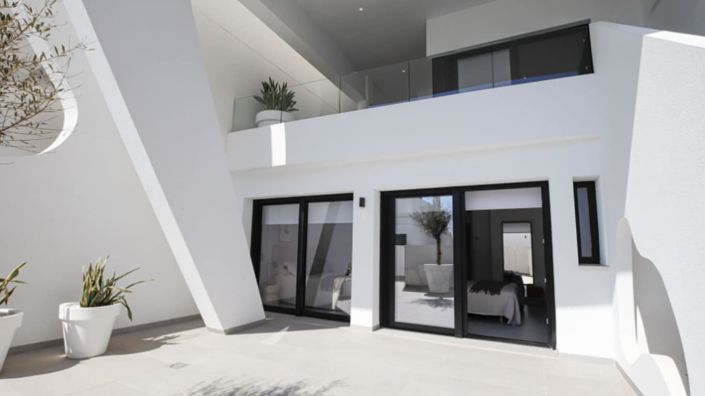 Image No.3-Villa de 4 chambres à vendre à Guardamar del Segura