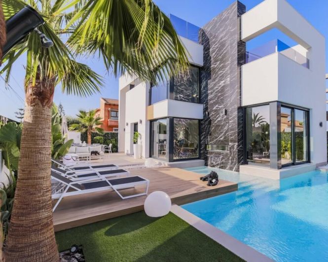 Image No.1-Villa / Détaché de 3 chambres à vendre à Torrevieja