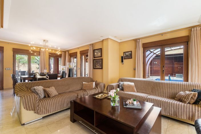 Image No.18-3 Bed Villa / Detached for sale