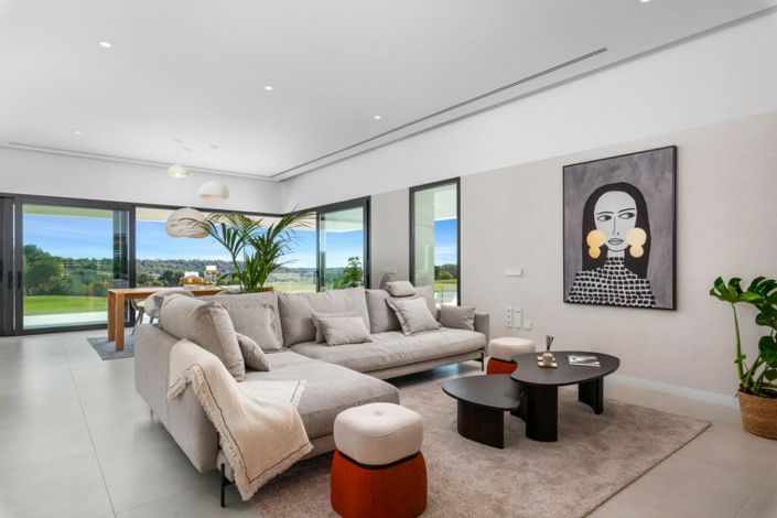 Image No.8-3 Bed Villa / Detached for sale