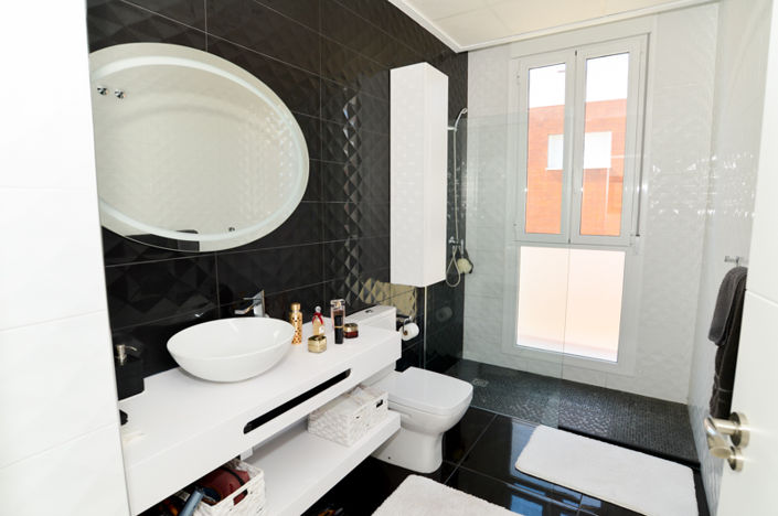 Image No.8-4 Bed Villa / Detached for sale