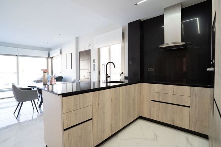 Image No.9-5 Bed Villa / Detached for sale