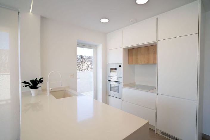 Image No.9-3 Bed Villa / Detached for sale