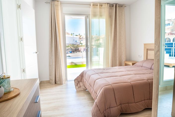 Image No.15-5 Bed Villa / Detached for sale