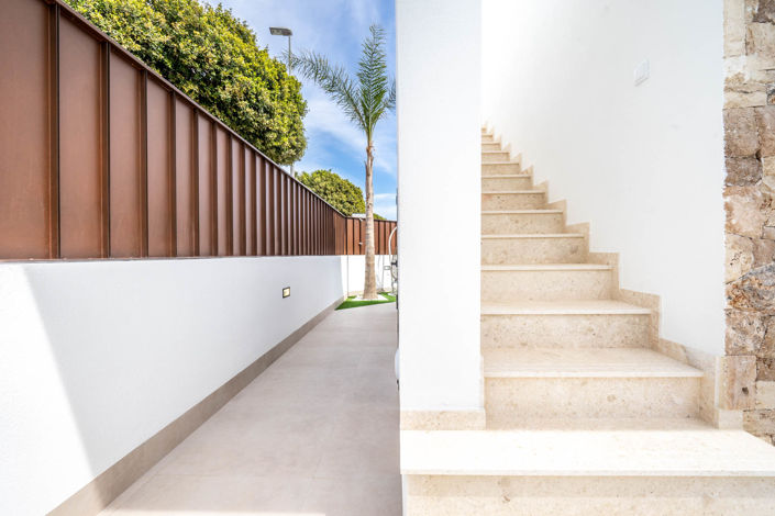 Image No.30-3 Bed Villa / Detached for sale