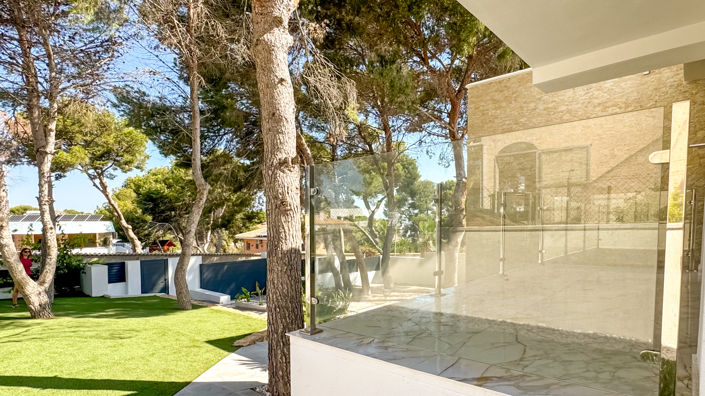 Image No.30-4 Bed Villa / Detached for sale