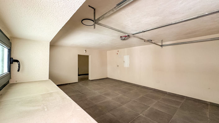 Image No.39-4 Bed Villa / Detached for sale